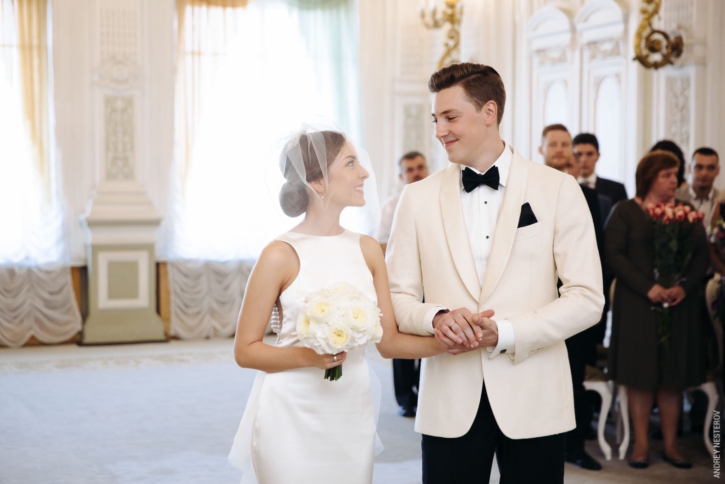 По мотивам Бондианы: свадьба Даниэлы и Виталия