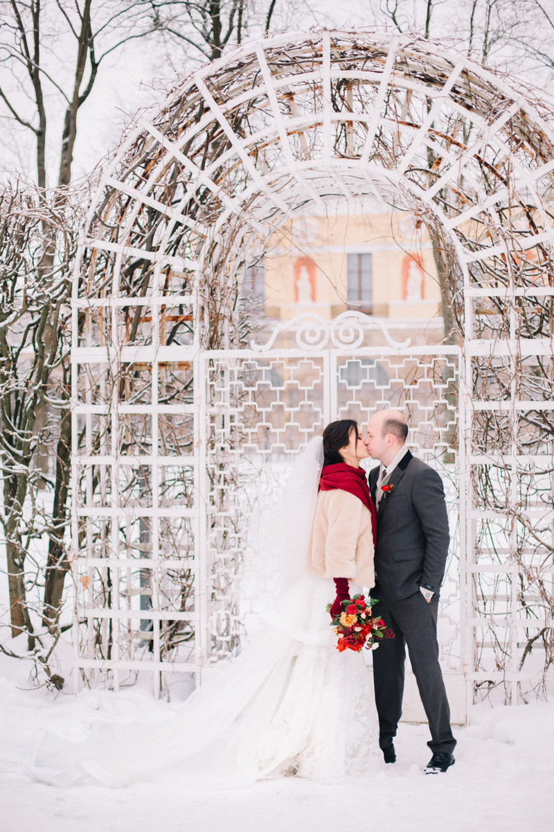 Нежная снежная зима: свадьба Игоря и Евгении