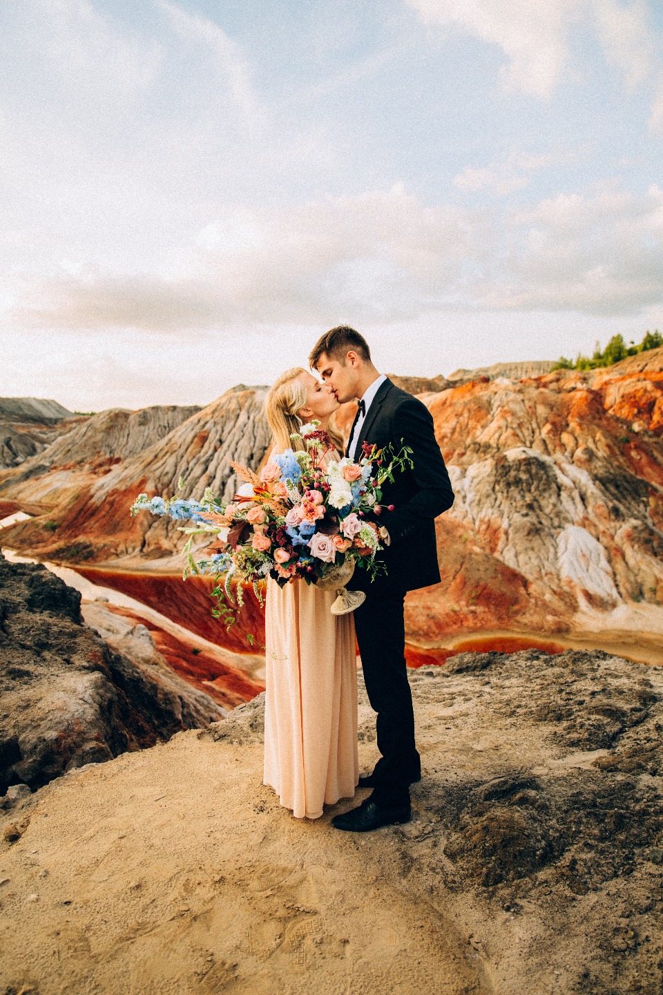 Свадьба на Марсе: стилизованная фотосессия Нади и Сергея