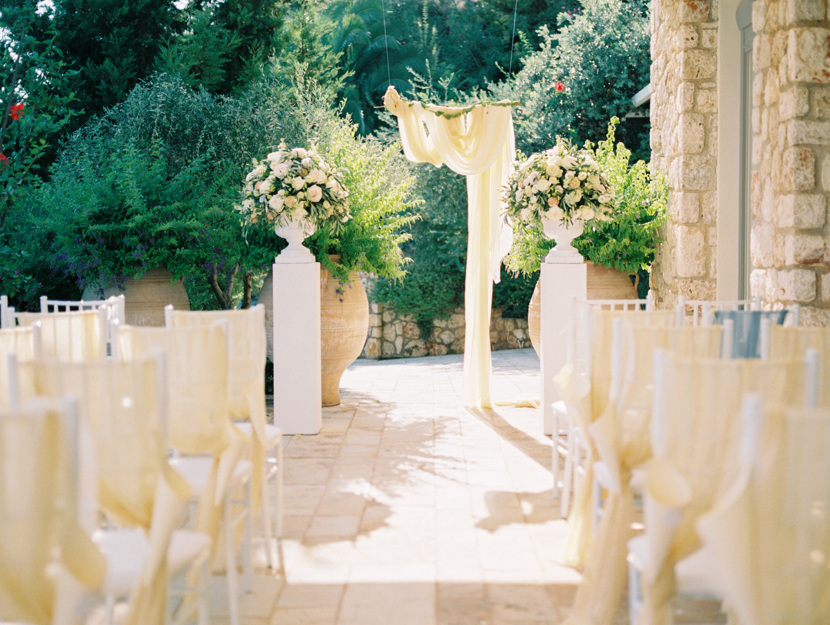 В тени оливковых деревьев: свадьба Кати и Роя