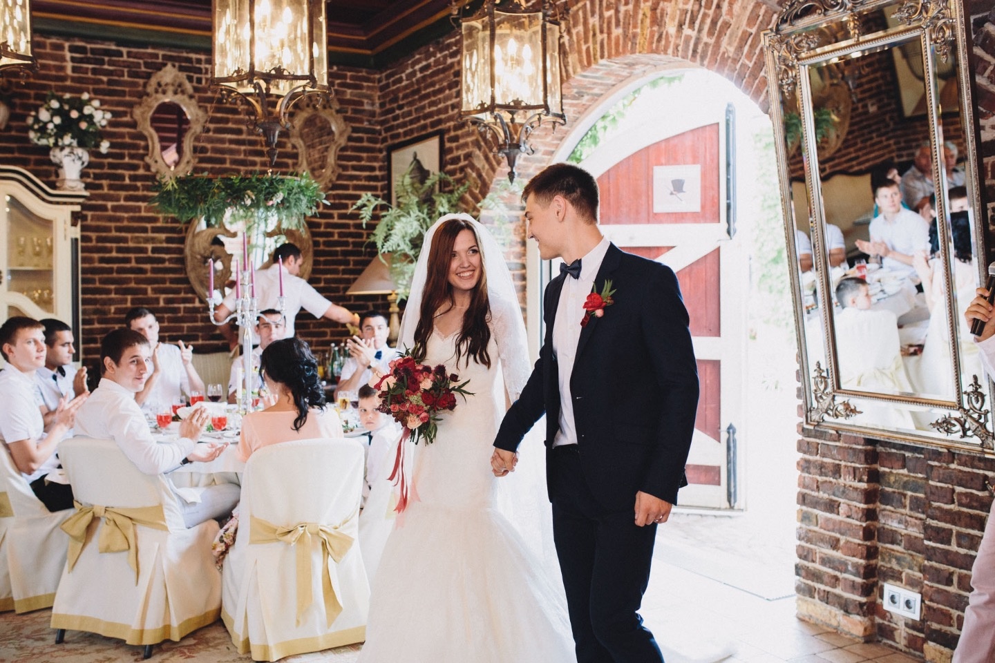 Бордовое лето: свадьба Дмитрия и Яны