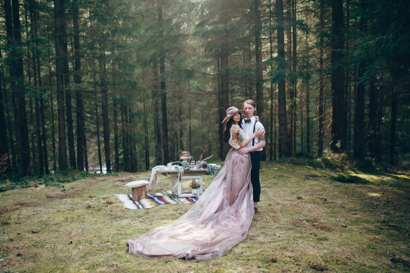 Весна в горах: стилизованная фотосессия Руслана и Алены