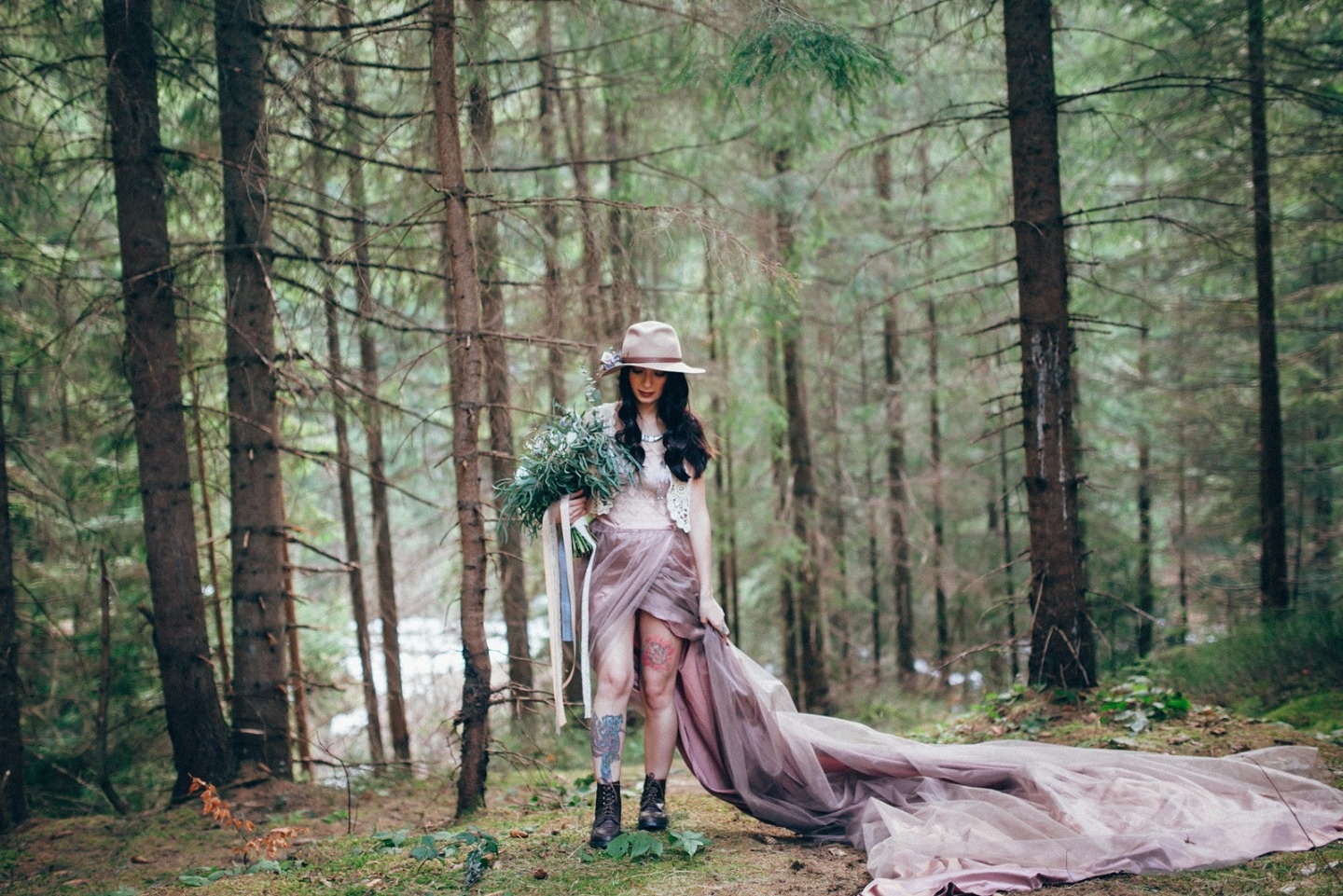 Весна в горах: стилизованная фотосессия Руслана и Алены