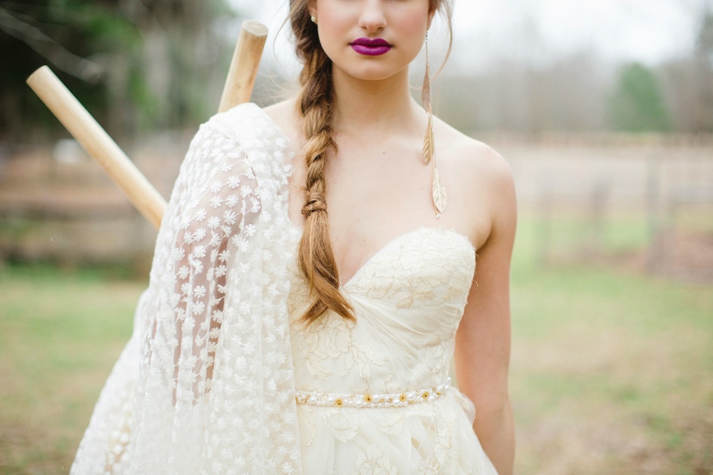 Прическа и вырез платья выбираем идеальное сочетание