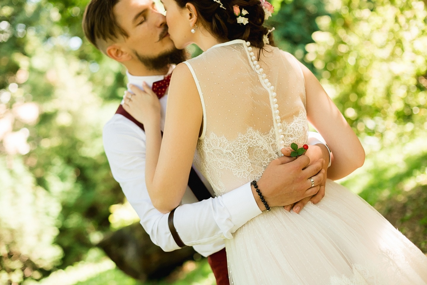Сад любви: свадебная фотосессия Елены и Алексея