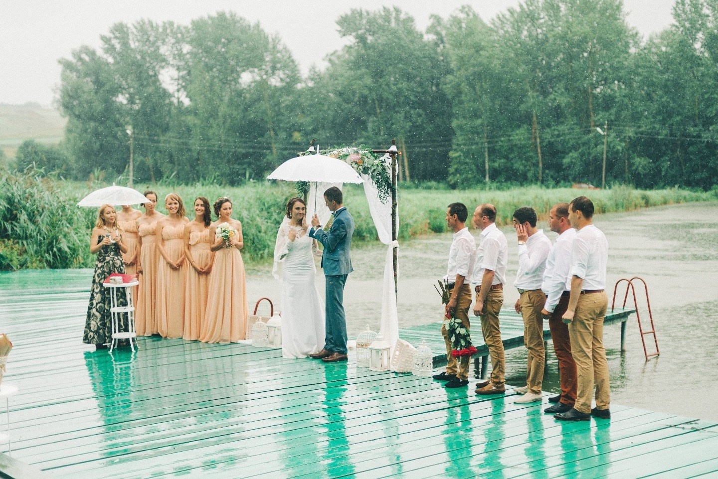 Как сделать классные свадебные фотографии под дождем